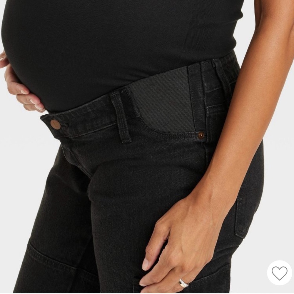 Ingrid & Isabel Black Maternity Under the Belly 90s Straight Cargo Pants. NWT